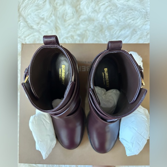 Burberry Boots - Picture 5 of 8